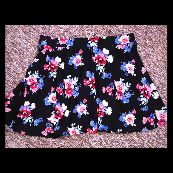 SO Dresses & Skirts - SO Floral Skater Skirt